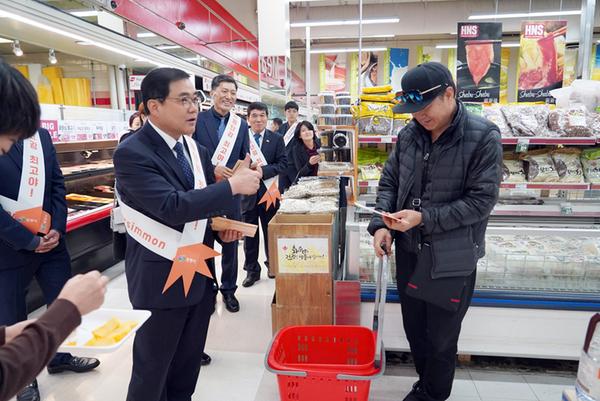 창원시 시장개척단, 캐나다서 500천불 수출 양해각서 체결 창원시 시장개척단, 캐나다서 500천불 수출 양해각서 체결 (농업기술센터 농산물유통과) (1).jpeg
