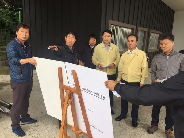 이현규 제2부시장, 태풍 대비 농업용 배수장 등 현장점검(시민안전과)이현규 제2부시장, 태풍 대비 농업용 배수장 등 현장점검(시민안전과) (1).jpg
