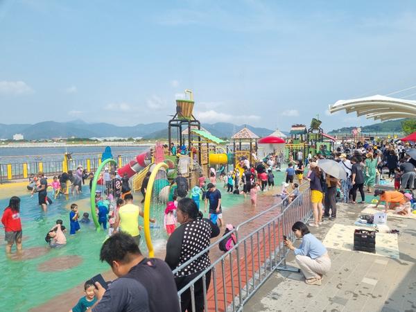 창원특례시, 오는 7월 7일부터 공원 물놀이장 개장창원특례시, 오는 7월 7일부터 공원 물놀이장 개장(3.15해양누리공원).jpg