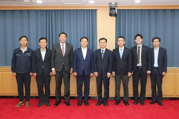수소도시 창원, 국내 대표 시험인증기관인 KTC와 손을 잡다! 수소도시 창원, 국내 대표 시험인증기관인 KTC와 손을 잡다! (전략산업과) (1).jpg