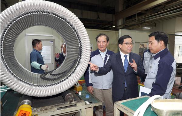 허성무 시장, 국내 대표 모터 전문기업 하이젠모터(주) 방문허성무 시장, 국내 대표 모터 전문기업 하이젠모터(주) 방문 (전략산업과) (1).jpg