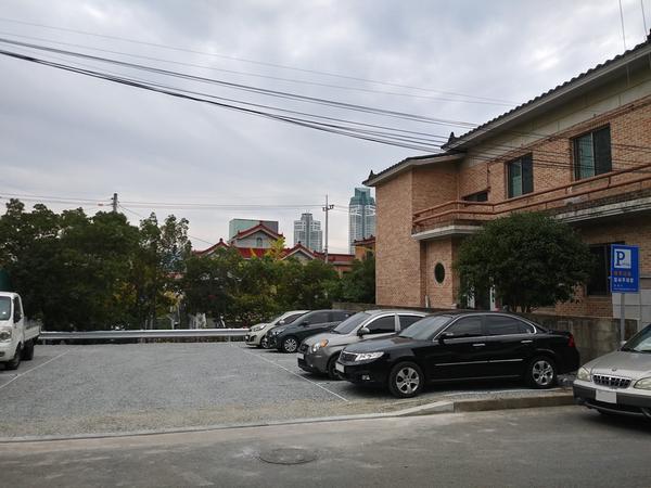 창원시, &lsquo;공유주차장 사업&rsquo; 거주지 주차난 해법 찾다(봉곡동 공한지 주차장 조성)창원시, ‘공유주차장 사업’ 거주지 주차난 해법 찾다(봉곡동 공한지 주차장 조성).jpg