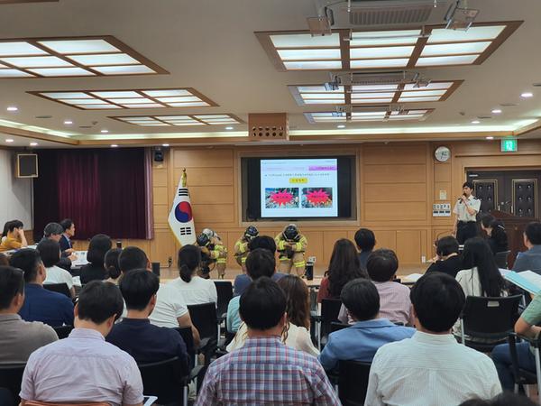 창원시 연구동아리 최종발표회서 창원소방본부&lsquo;체리블라썸 2019팀&rsquo; 금상창원시 연구동아리 최종발표회서 창원소방본부‘체리블라썸 2019팀’ 금상1.jpg