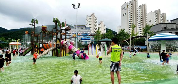 창원시, 도심 물놀이장 안전관리 꼼꼼창원시, 도심 물놀이장 안전관리 꼼꼼(공보관) (1).jpg