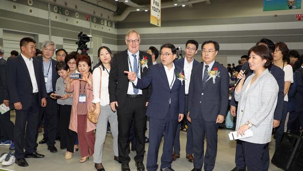 창원시, &lsquo;FIRA 로보월드컵 엔 써밋 2019&rsquo; 개막 (투자유치단) 창원시, ‘FIRA 로보월드컵 엔 써밋 2019’ 개막 (투자유치단) (3).jpg