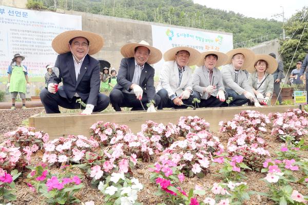 창원 도시농업 공동체 텃밭&lsquo;팜(Farm)&락(樂)&rsquo;개장 창원 도시농업 공동체 텃밭‘팜(Farm)&락(樂)’개장 (1).jpg