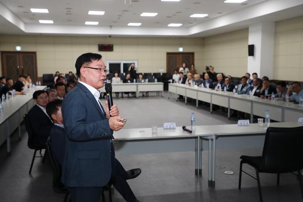 홍남표 창원특례시장, 마산포럼 간담회에서 시정발전방향 공유보도자료-★홍남표 창원특례시장, 마산포럼 간담회에서 시정발전방향 공유(정책기획관) (1).jpg