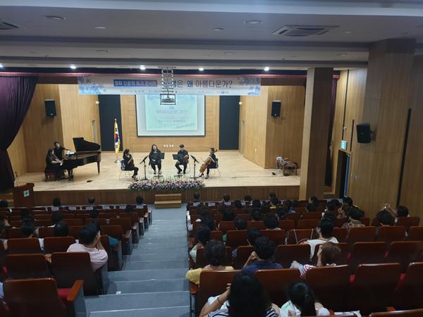 창원시, 영화 인문학 토크 콘서트 개최 창원시, 영화 인문학 토크 콘서트 개최 (1).jpeg
