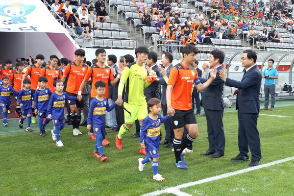 창원시축구팀, 프로팀 꺾고 FA컵 사상 첫 8강 진출창원시축구팀, 프로팀 꺾고 FA컵 사상 첫 8강 진출 (4).jpg