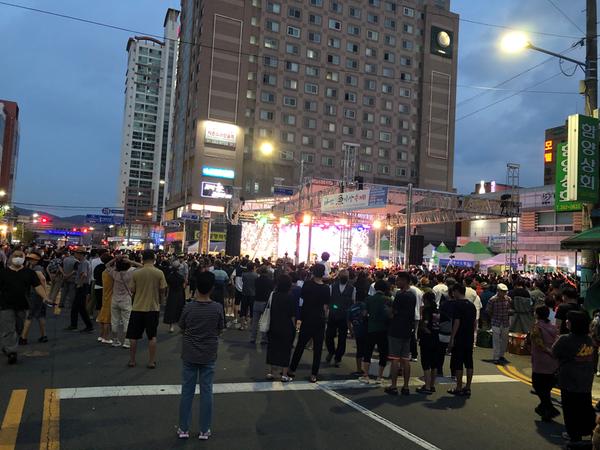 제22회 마산어시장 축제, 전국 축제로 빛을 내다제22회 마산어시장 축제, 전국 축제로 빛을 내다(지역경제과) (1).jpg