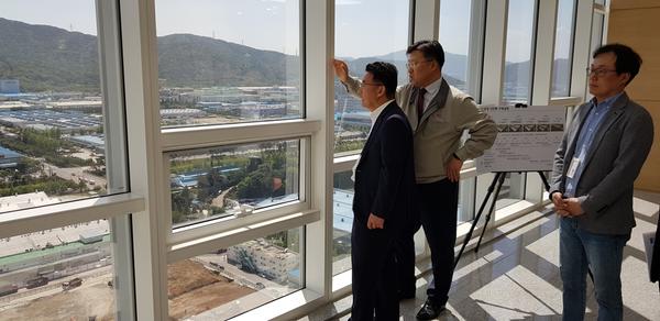 허만영 창원시 제1부시장, LG전자 창원공장 방문 허만영 창원시 제1부시장, LG전자 창원공장 방문 (경제살리기과).jpeg