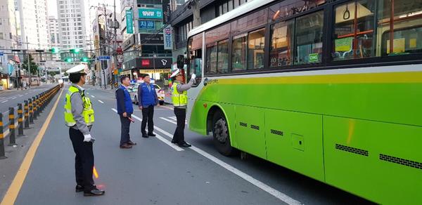 창원시, 시내버스 운수종사자 음주운전 합동단속 실시 창원시, 시내버스 운수종사자 음주운전 합동단속 실시 (1).jpg