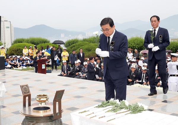 창원시, 제64회 현충일 추념식 개최창원시, 제64회 현충일 추념식 개최 (3).jpg