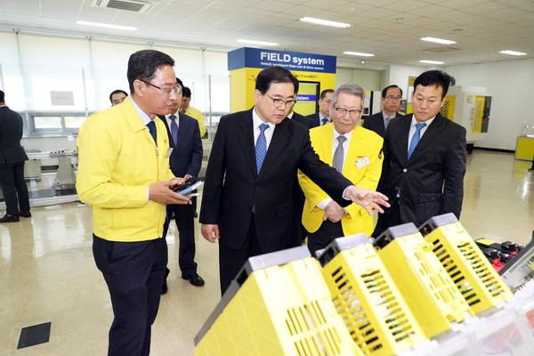 허성무 시장, 스마트팩토리 공급분야 선두업체&lsquo;한국화낙&rsquo; 방문 (4).허성무 시장, 스마트팩토리 공급분야 선두업체‘한국화낙’ 방문 (4).jpg