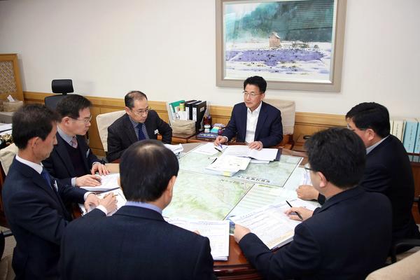 창원시 &ldquo;경제살리기 대책방안 실천 가속도 높여라&rdquo;창원시 “경제살리기 대책방안 실천 가속도 높여라”.jpg