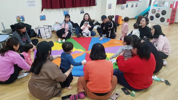 이웃 간 자녀돌봄나눔, 공동육아나눔터로 오세요!.이웃 간 자녀돌봄나눔, 공동육아나눔터로 오세요!.jpg