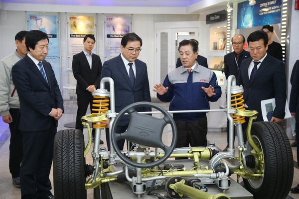 허성무 시장, 자동차 부품 제조 스마트공장&lsquo;센트랄&rsquo;방문1허성무 시장, 자동차 부품 제조 스마트공장‘센트랄’방문1.jpg