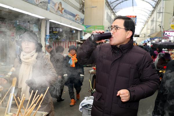 허성무 창원시장, &lsquo;플라스틱 프리 챌린지&rsquo; 동참.허성무 창원시장, ‘플라스틱 프리 챌린지’ 동참.jpg