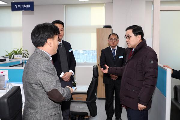 허성무 시장, 창원산업진흥원 방문 경제살리기 독려1.허성무 시장, 창원산업진흥원 방문 경제살리기 독려1.jpg