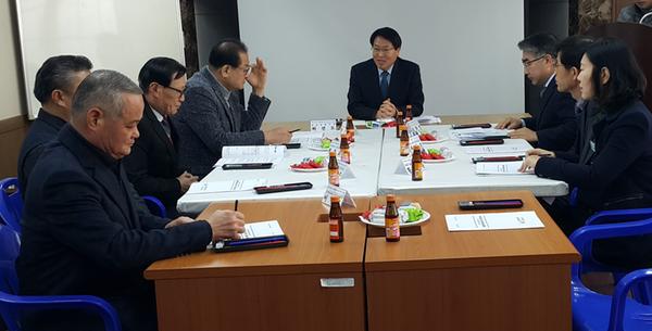 창원시, 상인과 &lsquo;진해군항제 특수 방안&rsquo;고심창원시, 상인과 ‘진해군항제 특수 방안’고심.jpg