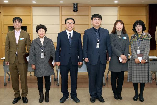 창원시 &lsquo;이달(11월)의 베스트공무원&rsquo; 선정 시상창원시 ‘이달(11월)의 베스트공무원’ 선정 시상.jpg