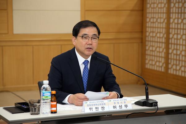 허성무 창원시장 &ldquo;2019년을 &lsquo;창원경제 부흥의 해&rsquo;로 만들 것&rdquo;허성무 창원시장 “2019년을 ‘창원경제 부흥의 해’로 만들 것”(허성무 창원시장).jpg