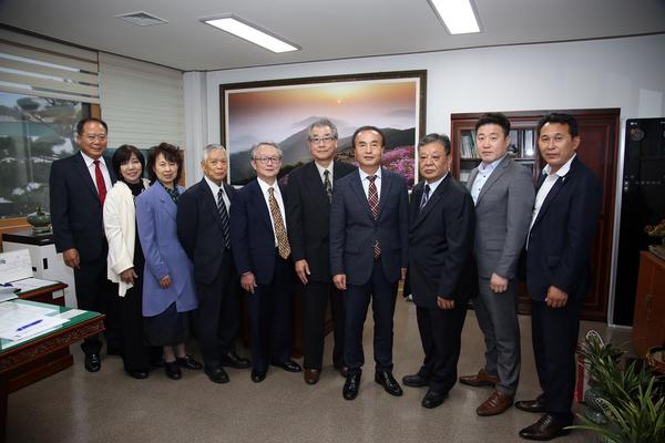 일본 자매도시 구레市 미술작가 교류회, 창원시청 방문1일본 자매도시 구레市 미술작가 교류회, 창원시청 방문1.jpg