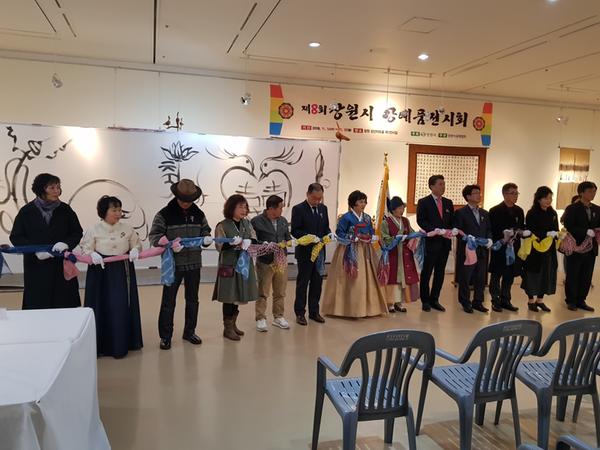&lsquo;제8회 창원시 공예품 전시회&rsquo; 19일까지 성산아트홀서‘제8회 창원시 공예품 전시회’ 19일까지 성산아트홀서.jpg