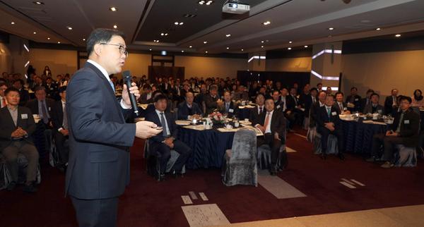 허성무 창원시장 &ldquo;도시경영 패러다임 완전 변화&rdquo;2허성무 창원시장 “도시경영 패러다임 완전 변화”2.jpg