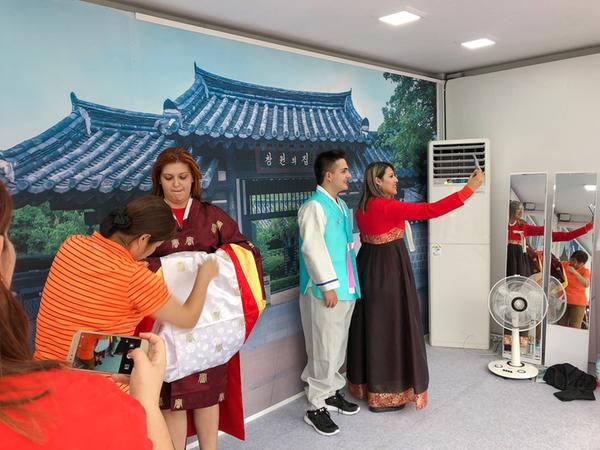                        창원국제사격장 내 창원관광 홍보관, 외국인 &lsquo;북적&rsquo;창원국제사격장 내 창원관광 홍보관, 외국인 ‘북적’ 3.jpg