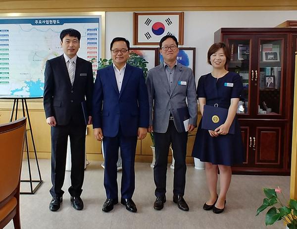                  창원시,&lsquo;상반기 친절(으뜸) 공무원&rsquo;선정창원시,‘상반기 친절(으뜸) 공무원’선정.jpg