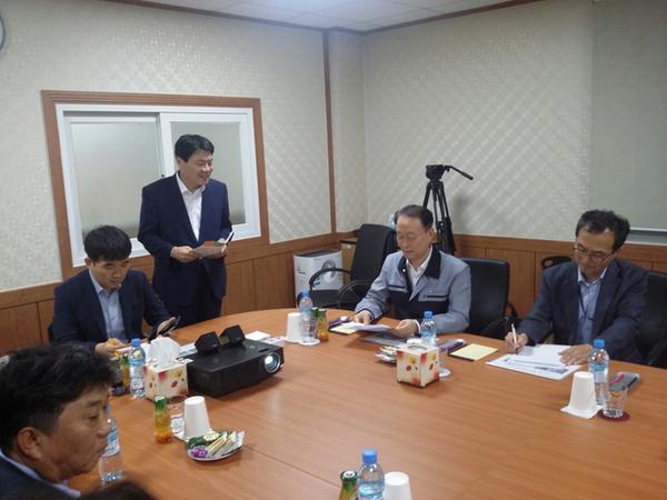               창원시, 백운규 산자부장관 만나 STX조선해양(주) 신규수주 가능토록 건의창원시, 백운규 산자부장관 만나 STX조선해양(주) 신규수주 가능토록 건의.jpg