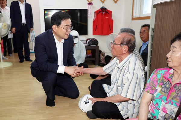                    허성무 창원시장, 폭염 속 민생현장 직접 살펴 허성무 창원시장, 폭염 속 민생현장 직접 살펴 (1).jpg
