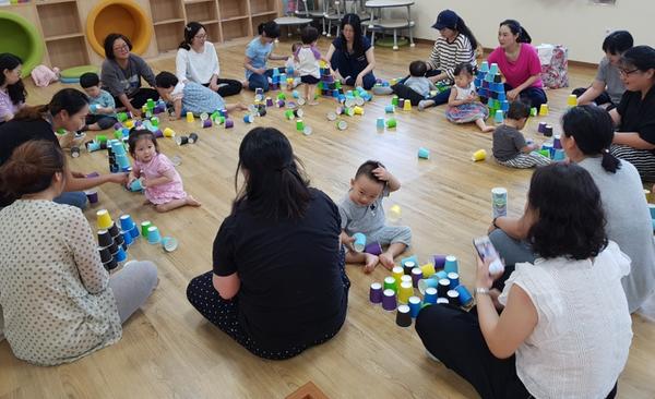                       공동육아나눔터 창의력 발달 퍼포먼스 미술수업 공동육아나눔터 창의력 발달 퍼포먼스 미술수업 (1).jpg