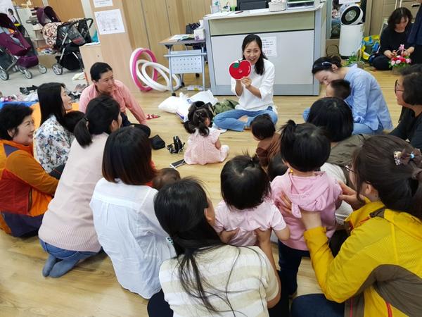                  공동육아나눔터 책놀이 활동공동육아나눔터 책놀이 활동.jpg