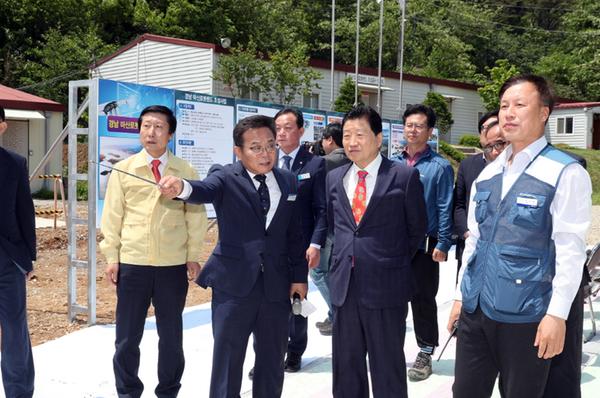                      안상수 창원시장&lsquo;마산로봇랜드&rsquo;사업장 현장 방문 안상수 창원시장‘마산로봇랜드’사업장 현장 방문 (1).jpg