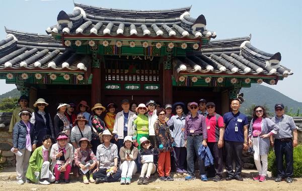                     창원시립 마산문학관 인문학아카데미 문학현장 답사 창원시립 마산문학관 인문학아카데미 문학현장 답사 (1).jpg