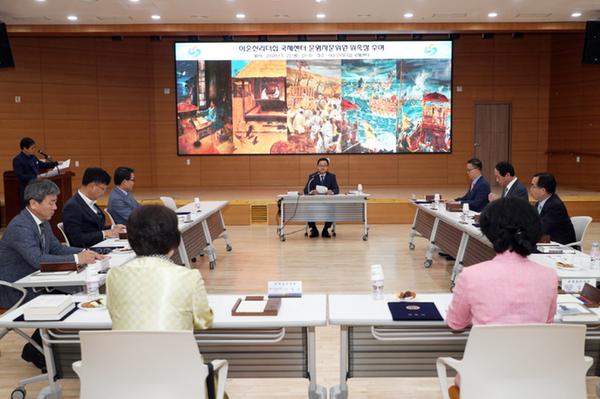                                이순신 리더십 국제센터운영자문위원 위촉 이순신 리더십 국제센터운영자문위원 위촉 (3).jpg