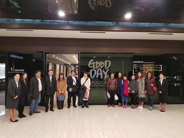                        해외바이어 대상 창원 관광지 팸투어 해외바이어 대상 창원 관광지 팸투어 (2).jpg