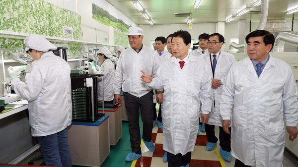            안상수 시장, 전자부품 전문기업 ㈜유니온 방문 안상수 시장, 전자부품 전문기업 ㈜유니온 방문 (2).jpg