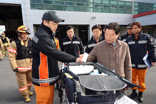                                  설 연휴 소방공무원 격려 1설 연휴 소방공무원 격려 (4).jpg