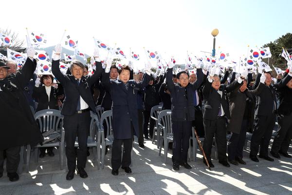                                     제99주년 3‧1절 애국지사 추모제 1제99주년 3‧1절 애국지사 추모제 (1).jpg