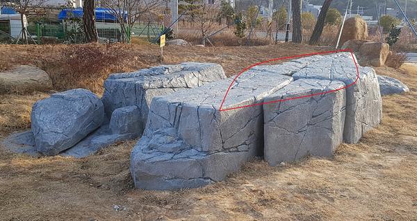                      십자바위모형 1십자바위모형 1.jpg