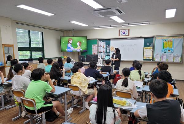자여초등학교 교육사진입니다