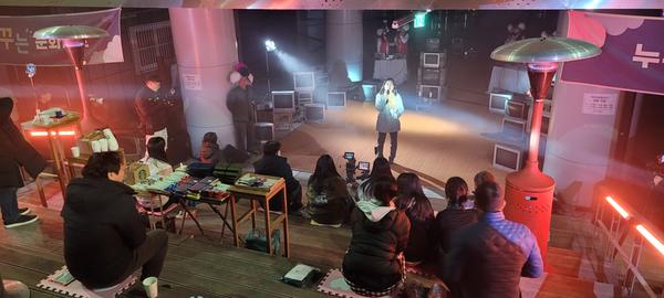 창원아트그라운드 미디어파사드 영상 시연회 성공적 개최창원아트그라운드 미디어파사드 영상 시연회 성공적 개최(문화예술과) (1).jpg