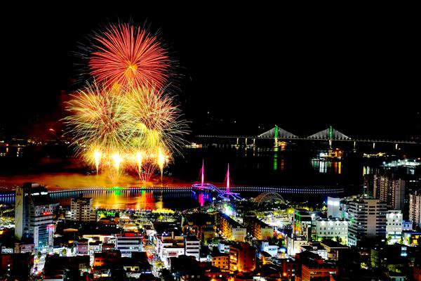 창원특례시, 2023년 창원관광사진 전국 공모전 시상식 개최1.금상 노외점-축제의 밤.jpg