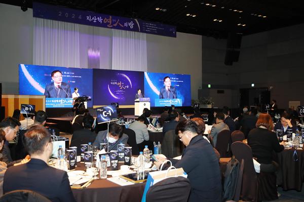 홍남표 시장, “지·산·학·연 관계자와 창원 미래 인재상을 함께 공유할 것”홍남표 시장, “지·산·학·연 관계자와 창원 미래 인재상을 함께 공유할 것”(미래전략과) (1).jpg