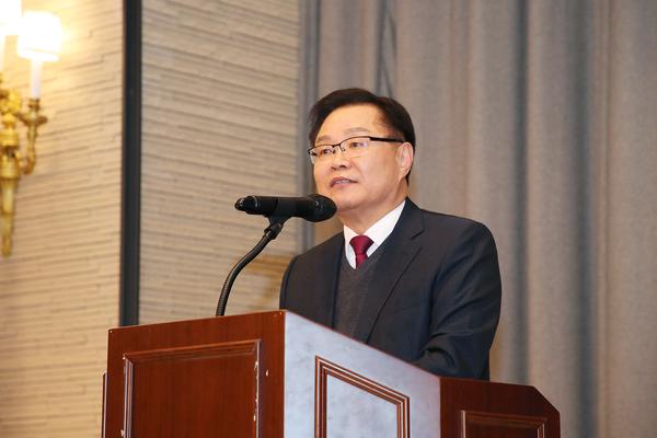 홍남표 창원특례시장, 마산봉암공단기업협의회 신년인사회 참석★홍남표 창원특례시장, 마산봉암공단기업협의회 신년인사회 참석(지역경제과) (1).jpg