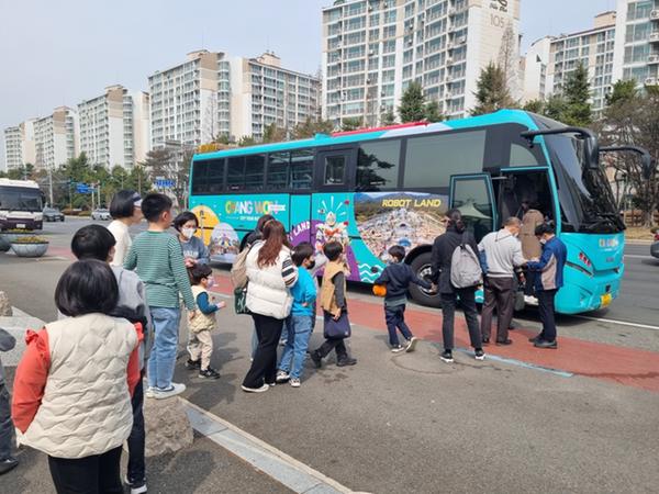 창원시, 시티투어버스와 함께하는 파도소리와 아트의 만남창원시, 시티투어버스와 함께하는 파도소리와 아트의 만남(관광과).jpeg