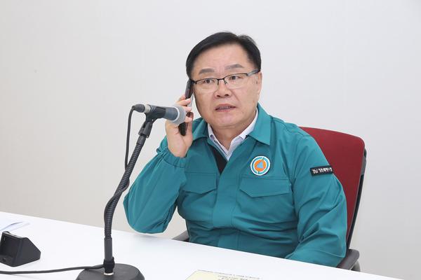 홍남표 시장, 전공의 수련 병원장에 ‘의료공백 최소화’ 당부★홍남표 시장, 전공의 수련 병원장에 ‘의료공백 최소화’ 당부(재난대응담당관).jpg